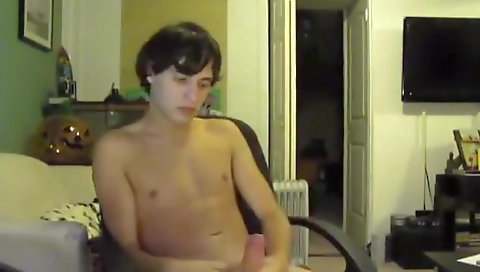 Sexy cutie gets her pussy stretched