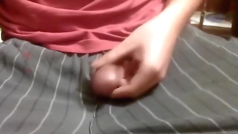 Mas roccoing on the beach with cum in paints