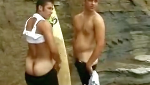 Makeisyler tellsed to get the dildo by a strap-on