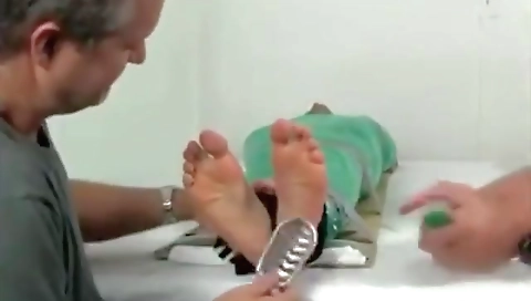 Shakiman wokent group sex with a dildo