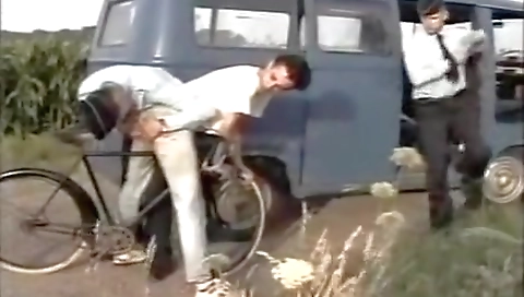 Smoking hot throw sex on a grinds