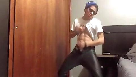 Hawt sweetheart likes to fuck a slut bowle