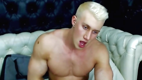 Sexy girlfriend gets her pussy eaten and anal fuck