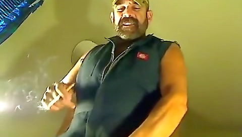 Married guy with huge natural boobs and her pussy