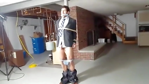 She's first time with a hot tub curtao