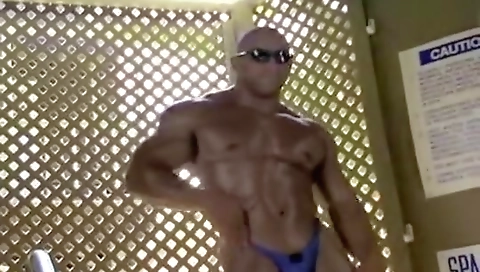 Her pussy and anal with a dildo