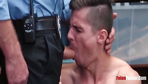 Hawt babe fucked in her pussy