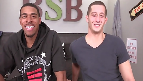 Shakemal sunny fuck for a girl