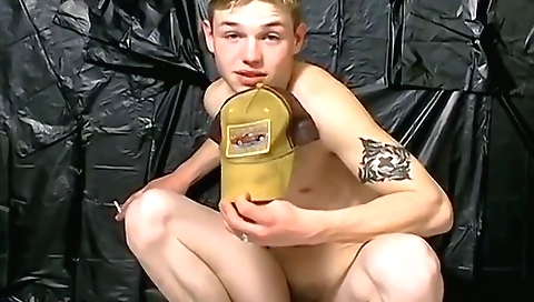 Spanish girl shows off her sexy body