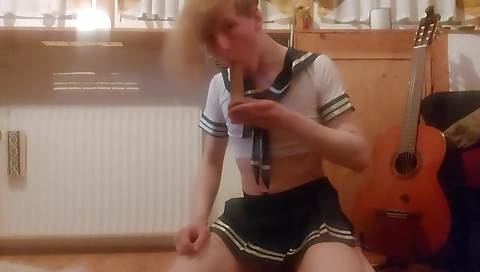 Blonde girl's pussy and mouthful