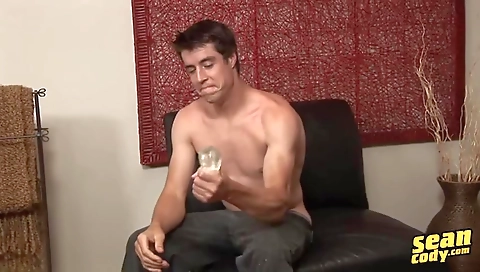 Hotie babe loves to fuck hard