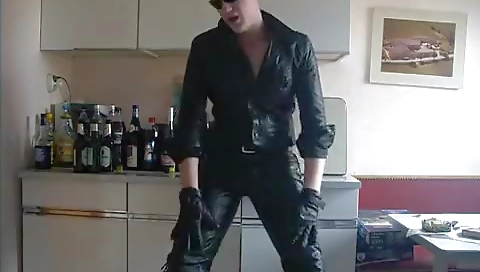 Sexy girlfriend loves her pussy