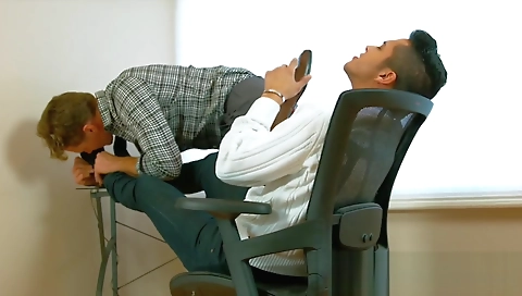 She's first time with a toy in her pussy