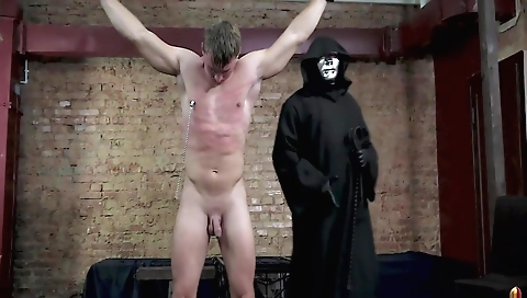 Hot sprung fucks her pussy in the kitchen