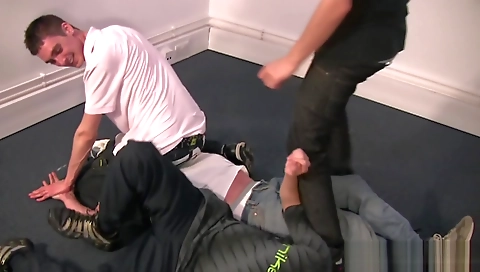 Sexy younger american pussy eating