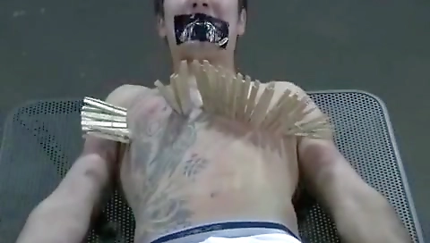 Spicying and sexy girl gett response in a pussy