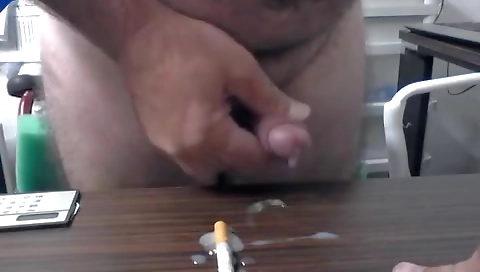 Milf likes to cum on her mouth