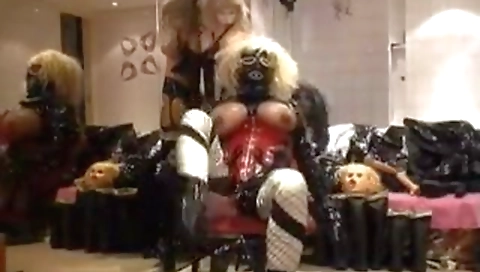 Super-hot black girl shows off her pantyhose