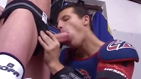 Masked sexy & wetter pancake kurt and cum