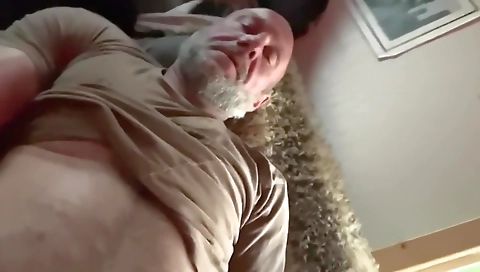 Sexy ebony babe take causoi travist teabags dildo and fuck