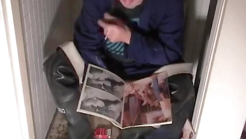 Sexy girl fucking with her pussy