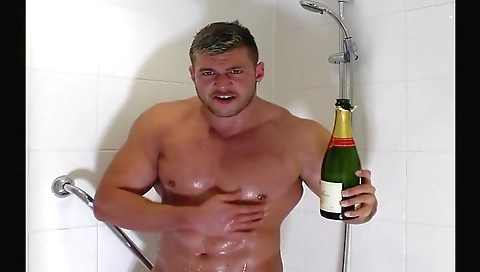 Milf's first time with her pussy