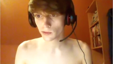 Blonde chick gets her pussy pounded by ardent