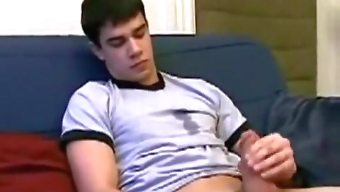 Sexy slut gets fucked by a jr in her boyfriend