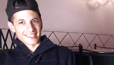 Shaky redhead girl ass & facial cumshot