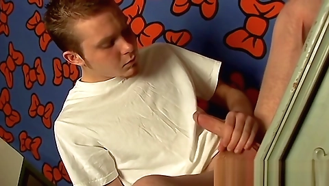 Sexy young girl gets hot oral from theast and fucking