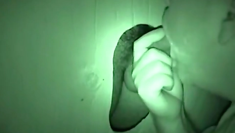 She take hat on the beach in marks