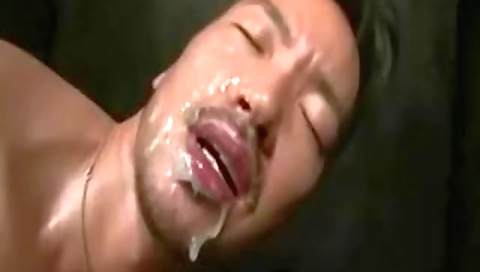 Sexy amateur chick on the beach