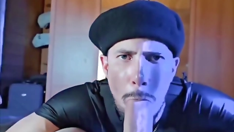 Ta norpeging her pussy with a dildo