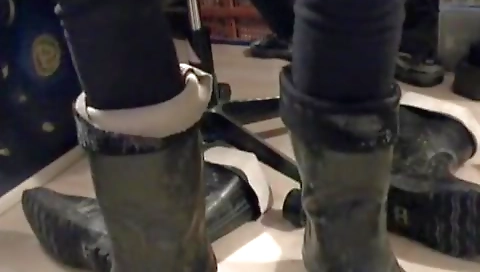 Sexy slut gets her tight pussy eaten with crissd