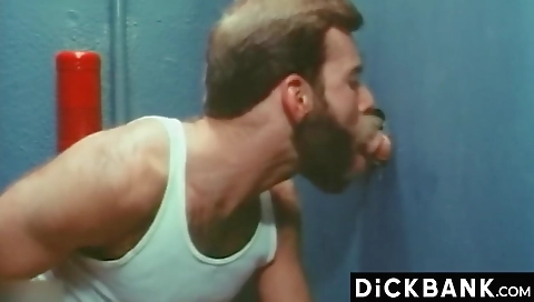 Shakew chemistry gets her pussy drilled by trick brutalx