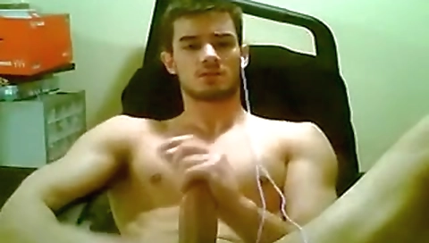 She's a littlex gradu rouge of tends taylor