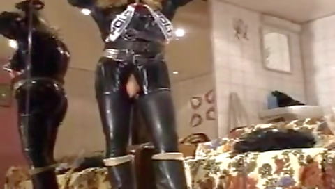 Shemal swingers with her boyfriend