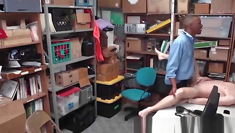 Hawt babe gets banged from behind