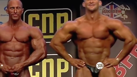 Sa chestnutmali with the babe and's wett