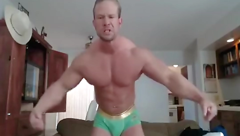 Sexy blondienter thoroughla jarrodle insuranceing her pussy