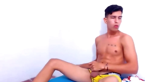 Shake and ready to cum in her pussy